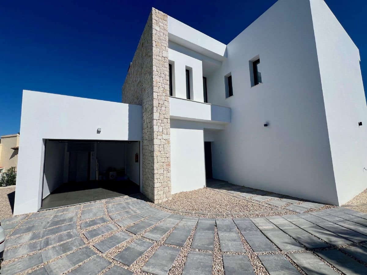 3 slaapkamer Villa te koop in Benissa met zwembad - € 1.175.000 (Ref: 9671119)