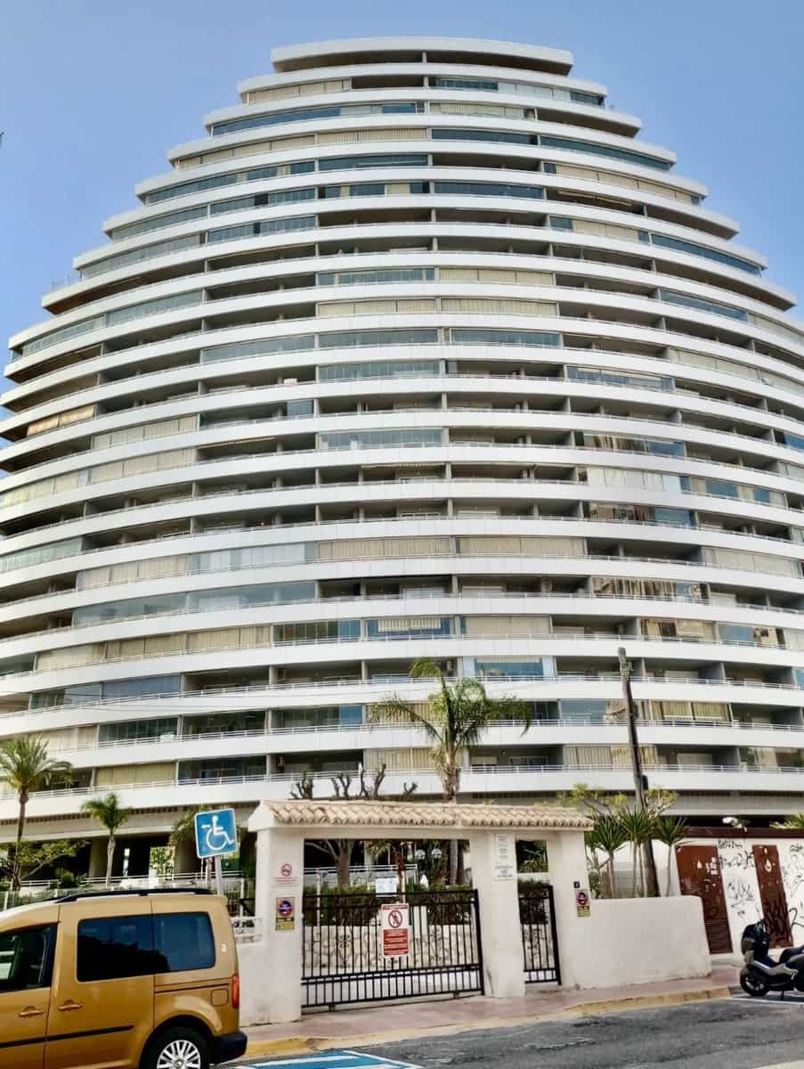 2 bedroom Apartment for sale in Calpe / Calp with pool - € 630,000 (Ref: 9802873)