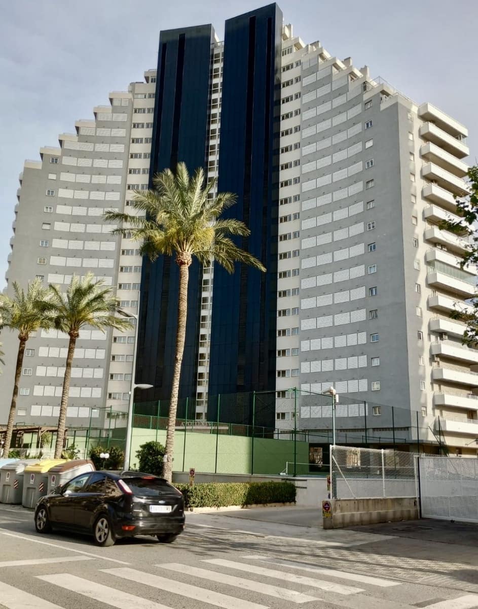 2 bedroom Apartment for sale in Calpe / Calp with pool - € 630,000 (Ref: 9802873)