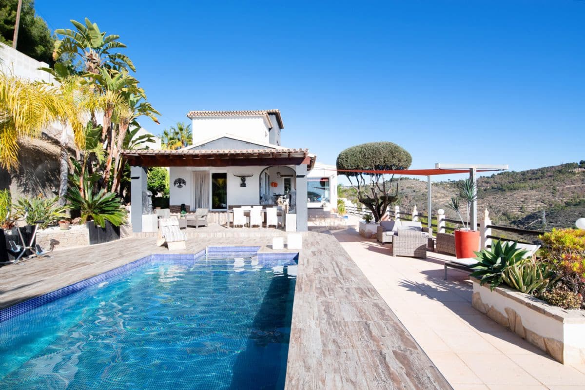 3 slaapkamer Villa te koop in Calpe / Calp met zwembad - € 900.000 (Ref: 9981489)
