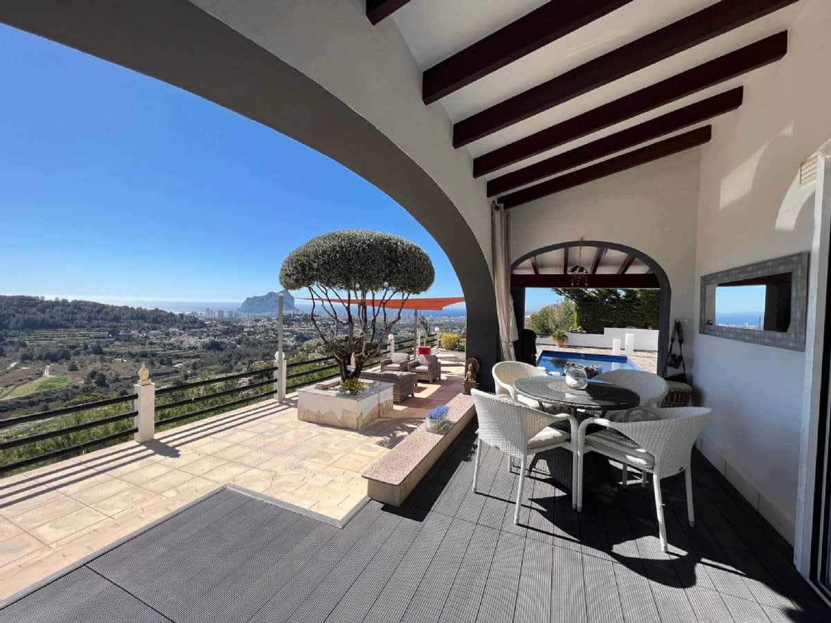 3 slaapkamer Villa te koop in Calpe / Calp met zwembad - € 900.000 (Ref: 9981489)