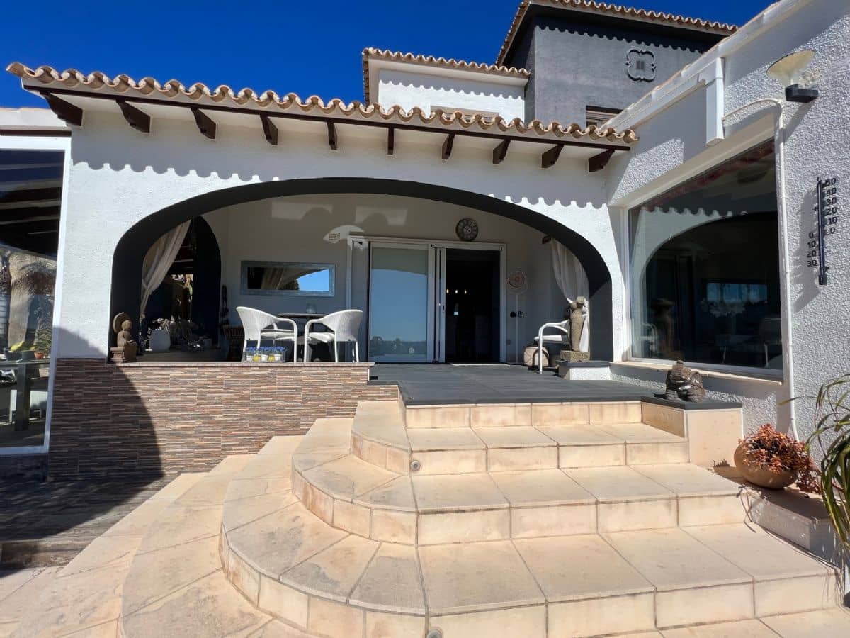 3 slaapkamer Villa te koop in Calpe / Calp met zwembad - € 900.000 (Ref: 9981489)