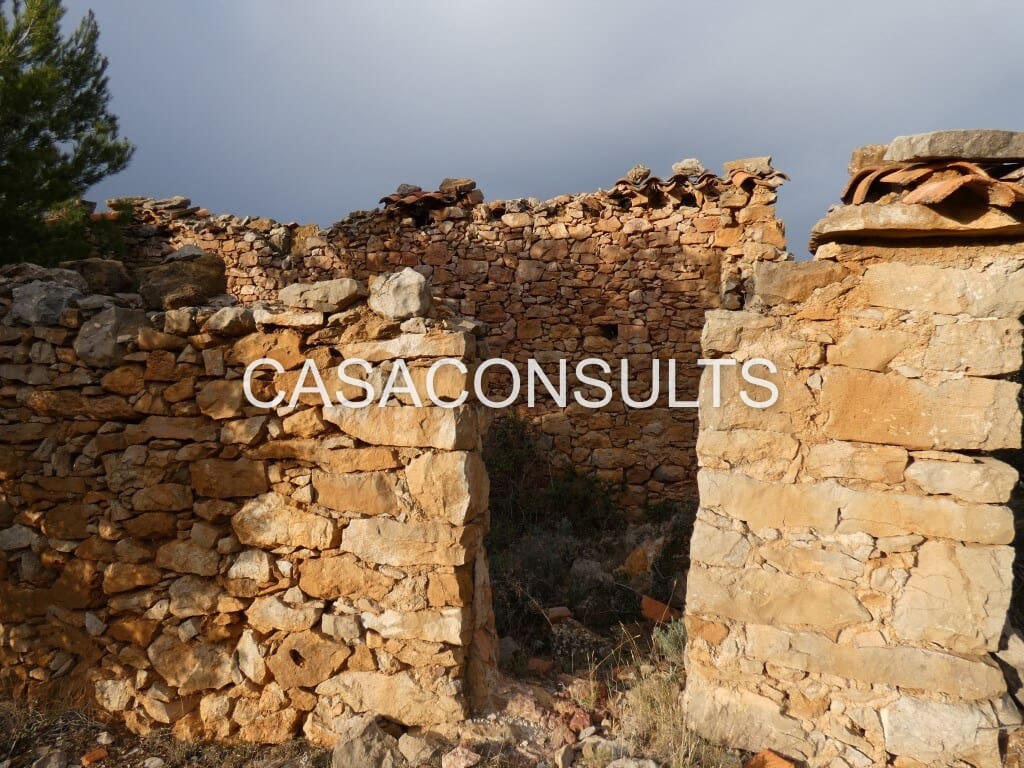 10 soveværelse Rækkehus til salg i Llucena  - € 115.000 (Ref: 5009669)