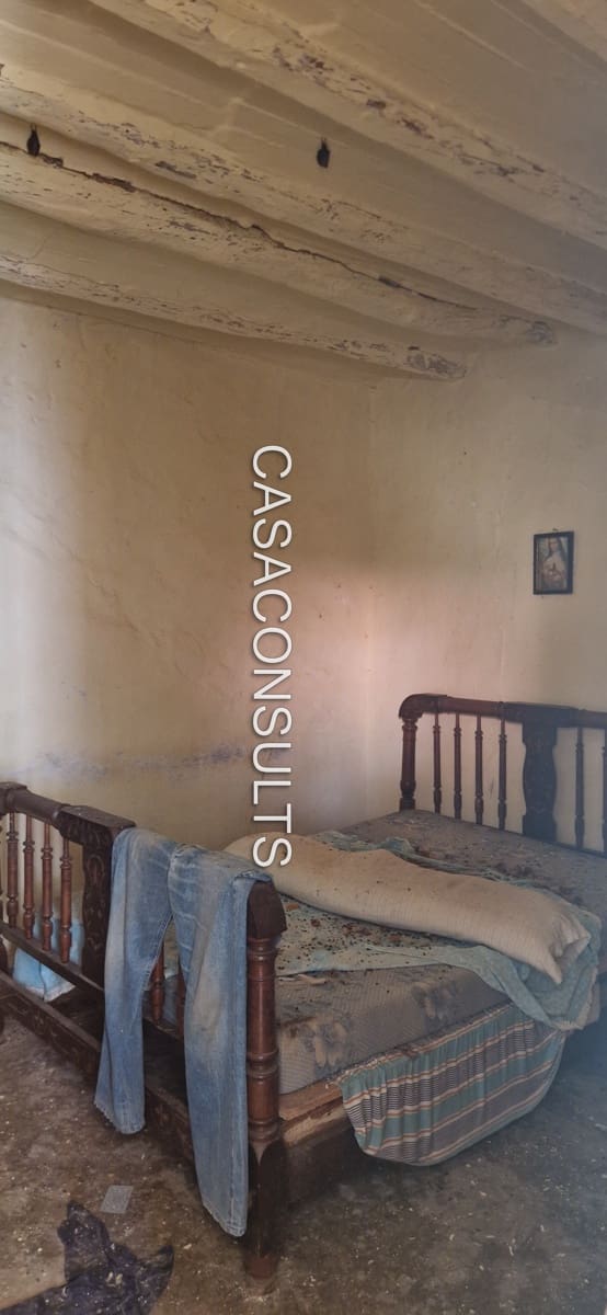 4 soveværelse Villa til salg i Les Useres med garage - € 66.000 (Ref: 5012997)