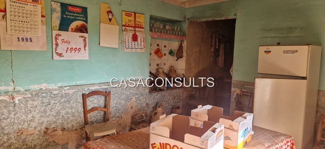 4 soveværelse Villa til salg i Les Useres med garage - € 66.000 (Ref: 5012997)