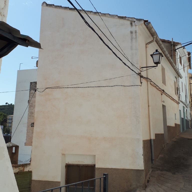 3 soveværelse Byhus til salg i Llucena  - € 80.000 (Ref: 5013991)