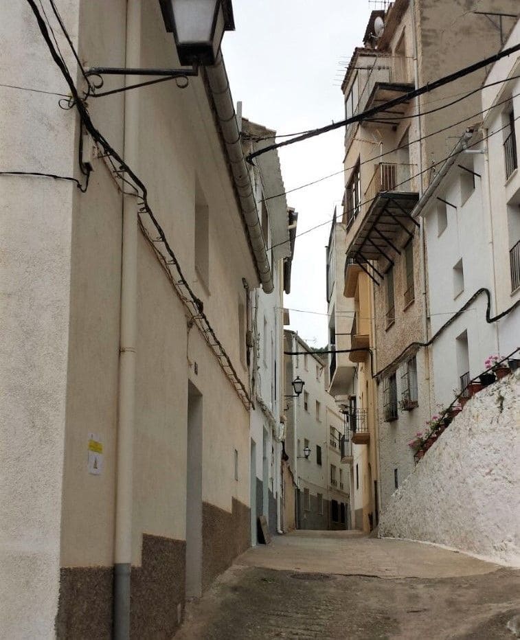 3 soveværelse Byhus til salg i Llucena  - € 80.000 (Ref: 5013991)