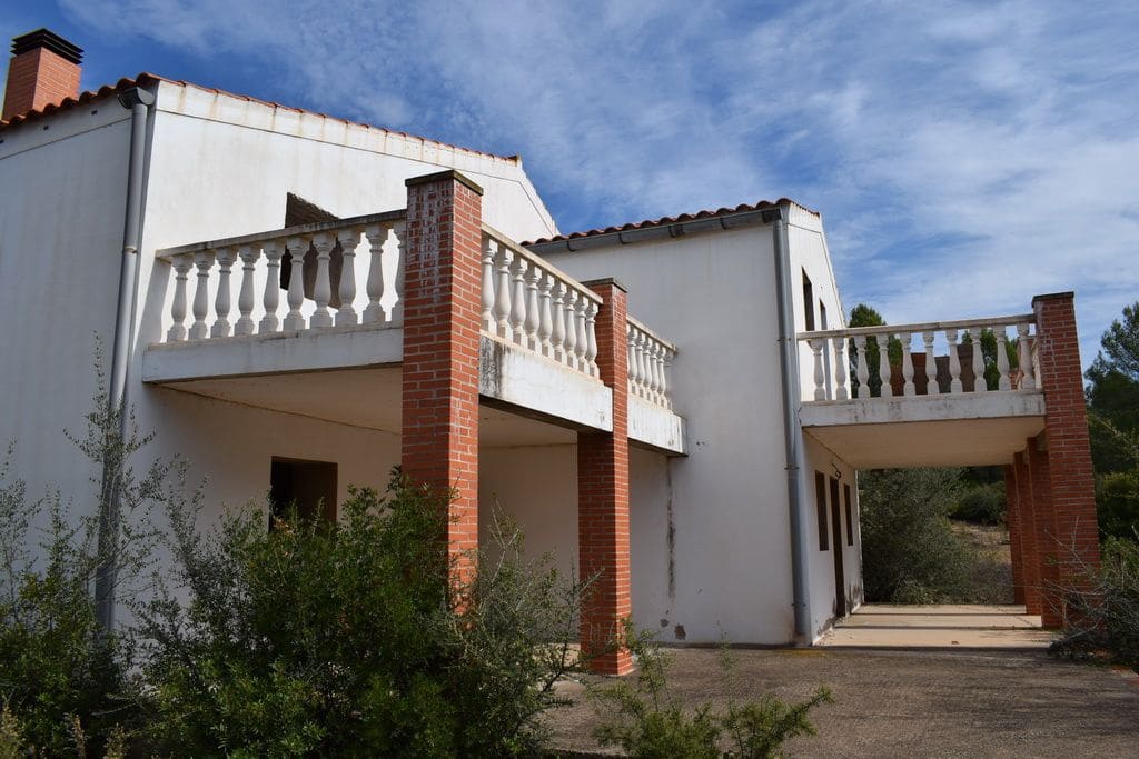 6 bedroom Villa for sale in Vall d'Alba - € 200,000 (Ref: 5673345)