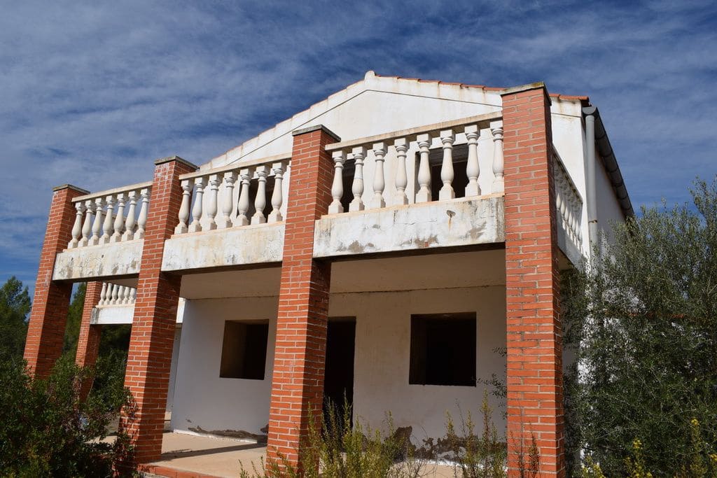 6 bedroom Villa for sale in Vall d'Alba - € 200,000 (Ref: 5673345)