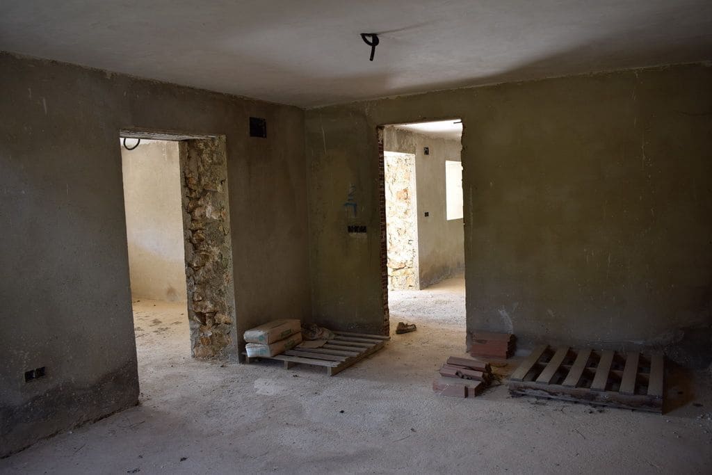 6 bedroom Villa for sale in Vall d'Alba - € 200,000 (Ref: 5673345)