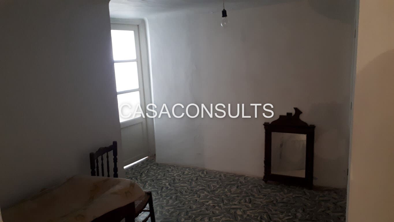 8 soveværelse Byhus til salg i Llucena  - € 85.000 (Ref: 5700124)