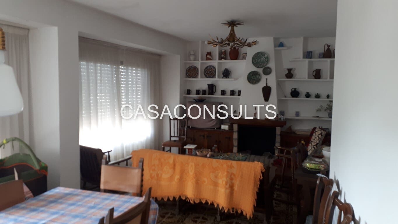 8 soveværelse Byhus til salg i Llucena  - € 85.000 (Ref: 5700124)