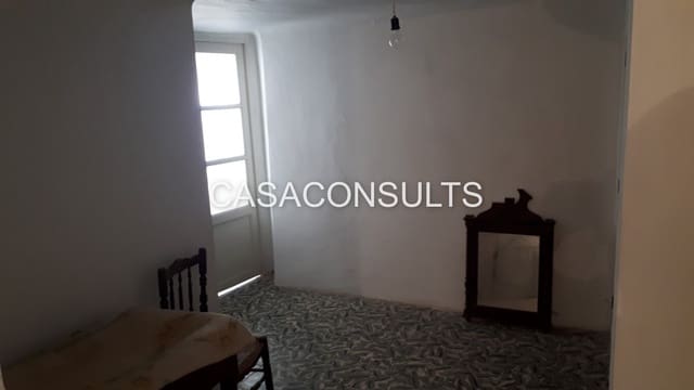 8 bedroom Townhouse for sale in Llucena  - € 85,000 (Ref: 5700124)