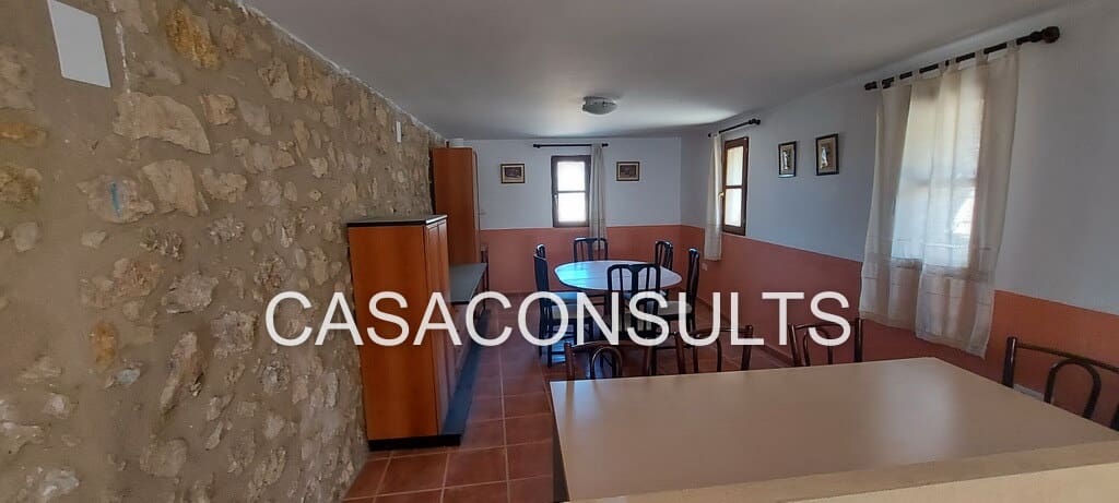 5 slaapkamer Villa te koop in Albocasser met garage - € 220.000 (Ref: 6464045)