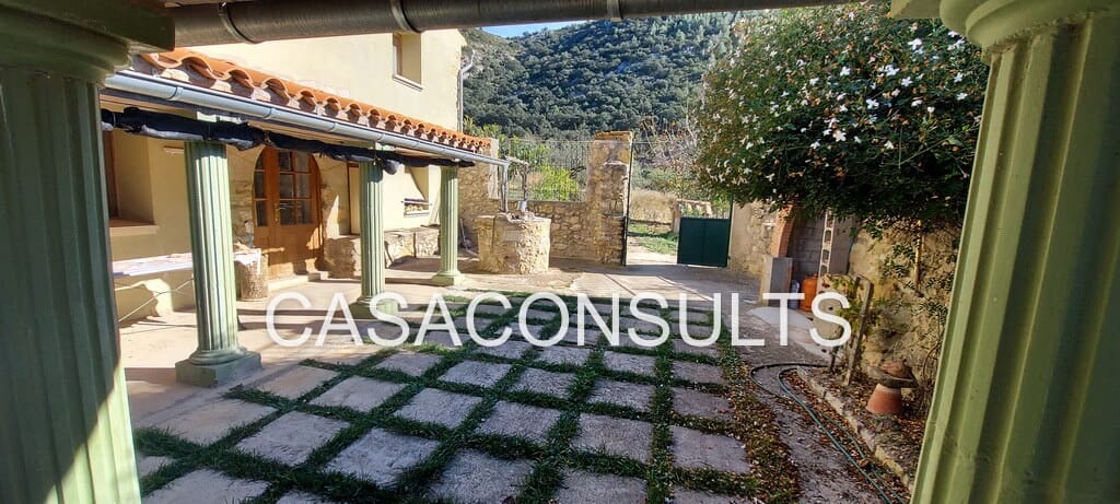 5 slaapkamer Villa te koop in Albocasser met garage - € 220.000 (Ref: 6464045)