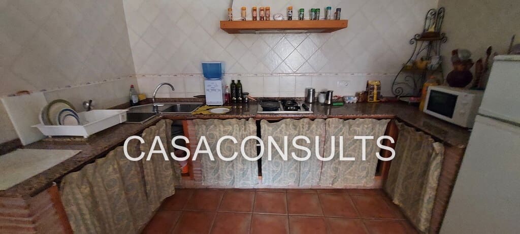 5 slaapkamer Villa te koop in Albocasser met garage - € 220.000 (Ref: 6464045)