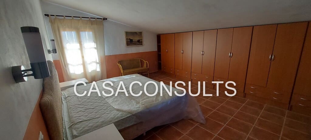 5 slaapkamer Villa te koop in Albocasser met garage - € 220.000 (Ref: 6464045)