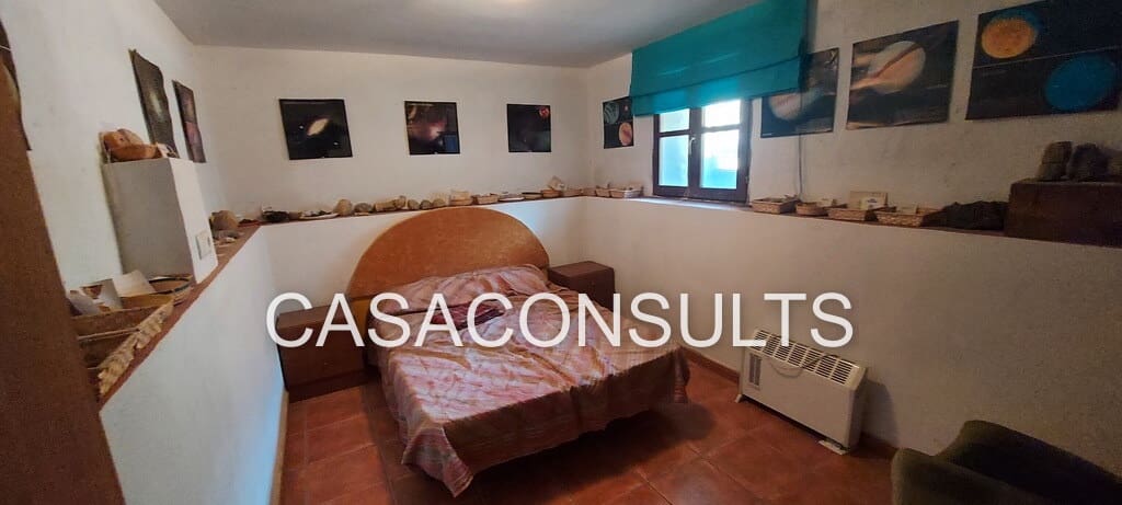 5 slaapkamer Villa te koop in Albocasser met garage - € 220.000 (Ref: 6464045)