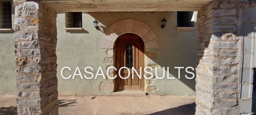 5 slaapkamer Villa te koop in Albocasser met garage - € 220.000 (Ref: 6464045)