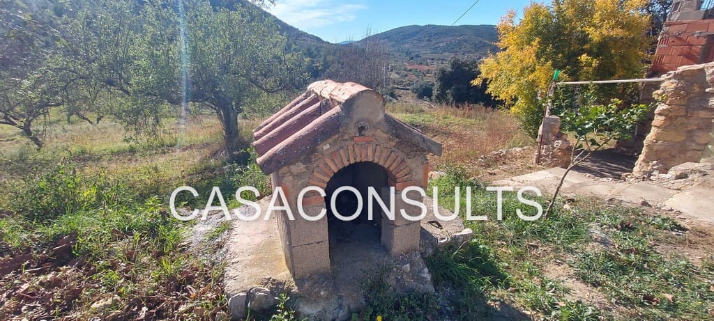 5 slaapkamer Villa te koop in Albocasser met garage - € 220.000 (Ref: 6464045)