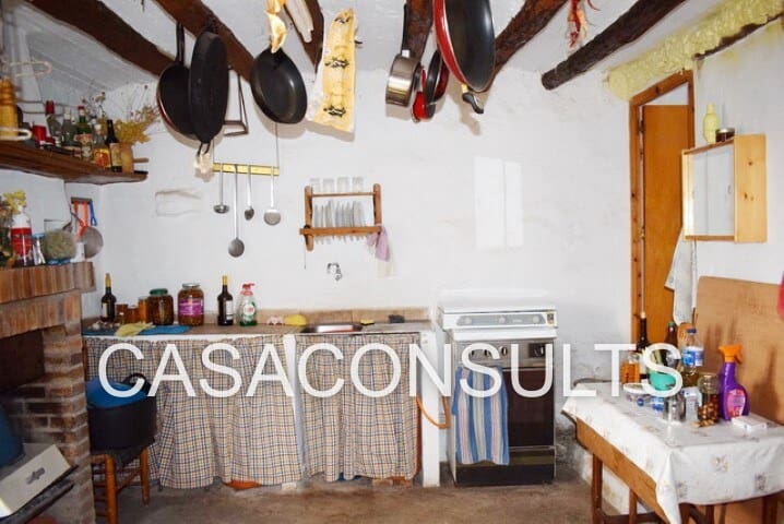 4 soveværelse Villa til salg i Atzeneta del Maestrat - € 55.000 (Ref: 6890635)