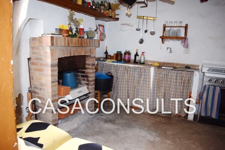 4 soveværelse Villa til salg i Atzeneta del Maestrat - € 55.000 (Ref: 6890635)