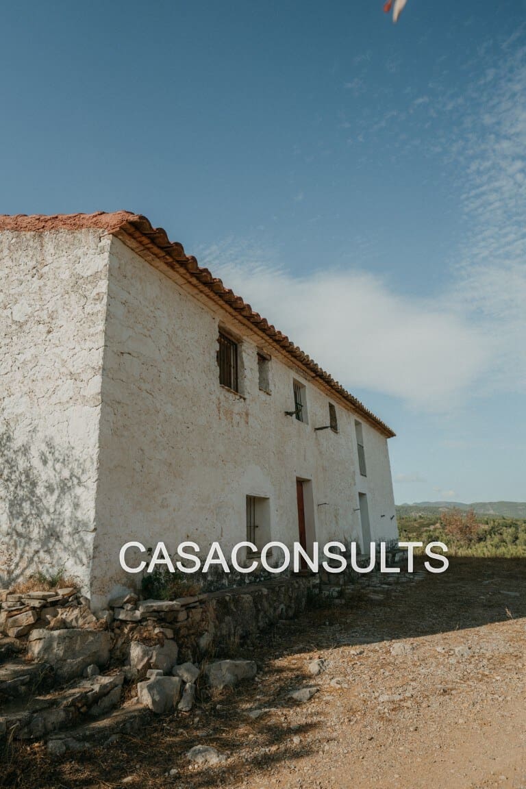 4 bedroom Villa for sale in Atzeneta del Maestrat - € 55,000 (Ref: 6890635)