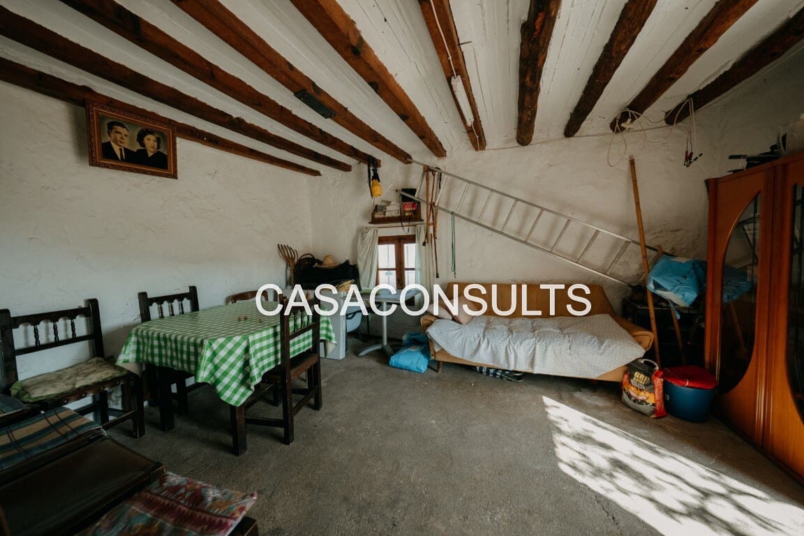 4 bedroom Villa for sale in Atzeneta del Maestrat - € 55,000 (Ref: 6890635)