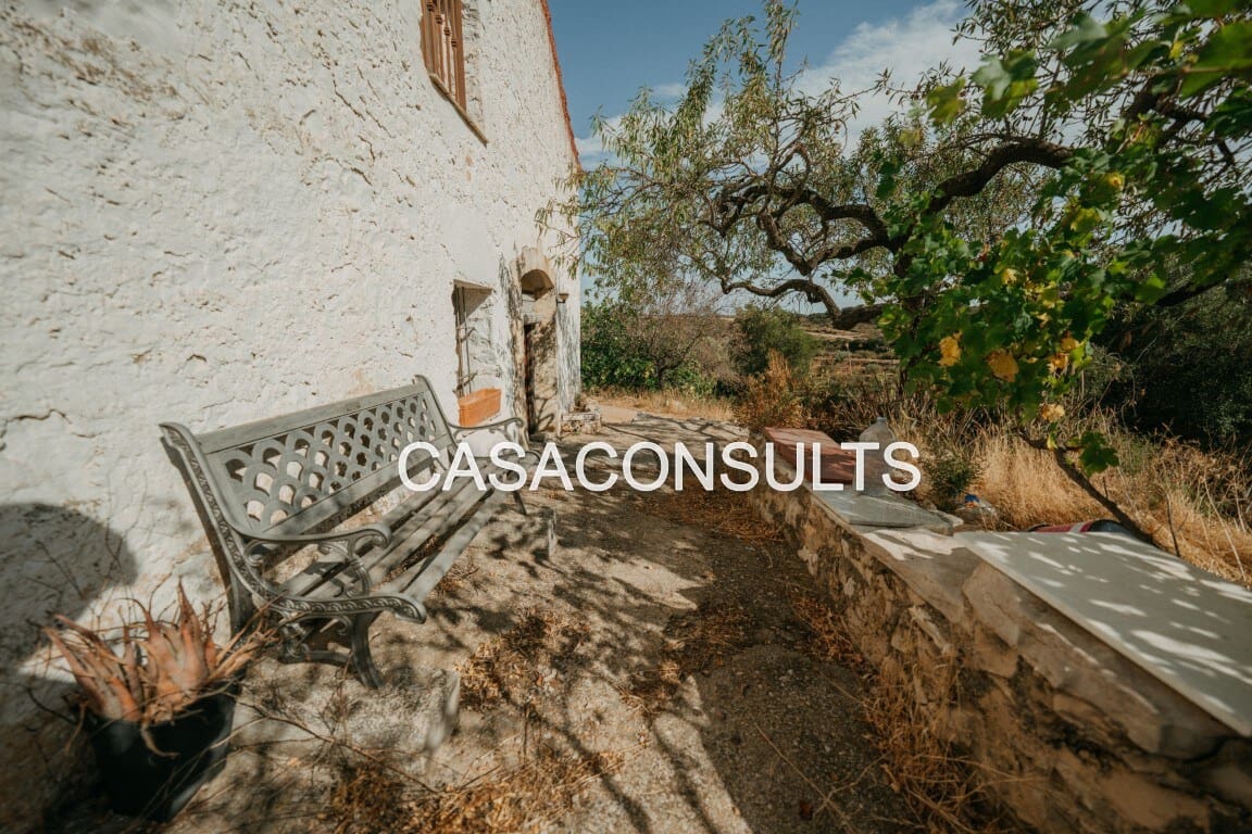 4 bedroom Villa for sale in Atzeneta del Maestrat - € 55,000 (Ref: 6890635)