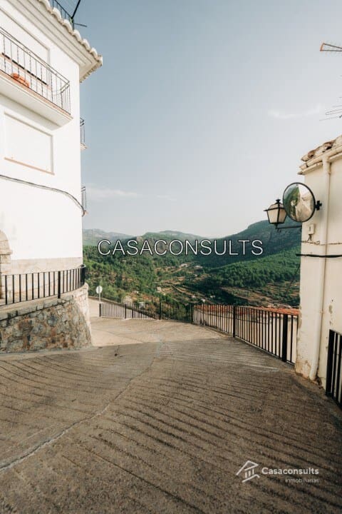 3 soveværelse Byhus til salg i Llucena  - € 20.000 (Ref: 7207295)