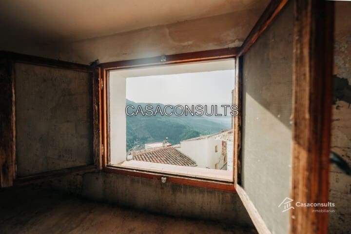 3 soveværelse Byhus til salg i Llucena  - € 20.000 (Ref: 7207295)