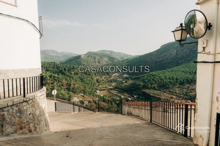 3 soveværelse Byhus til salg i Llucena  - € 20.000 (Ref: 7207295)