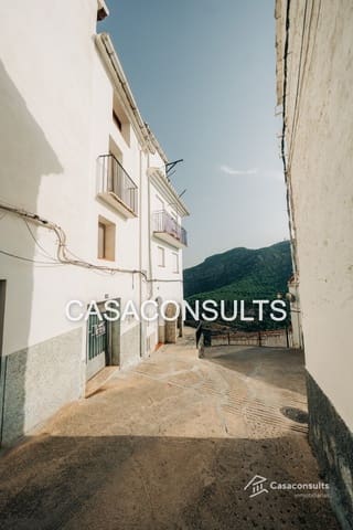 3 soveværelse Byhus til salg i Llucena  - € 20.000 (Ref: 7207295)