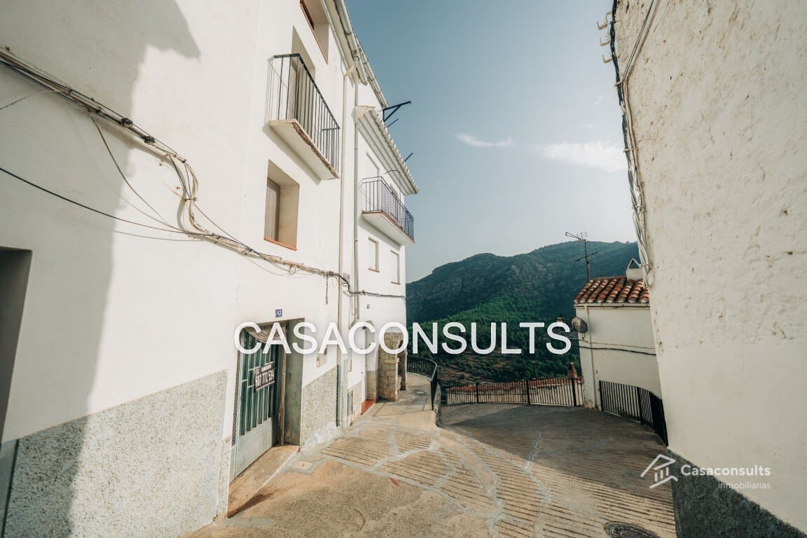 Casa de 3 habitaciones en Llucena  en venta - 20.000 € (Ref: 7207295)