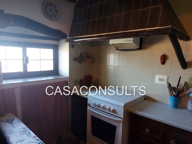 5 bedroom Townhouse for sale in Vilafamés with garage - € 299,000 (Ref: 7458997)