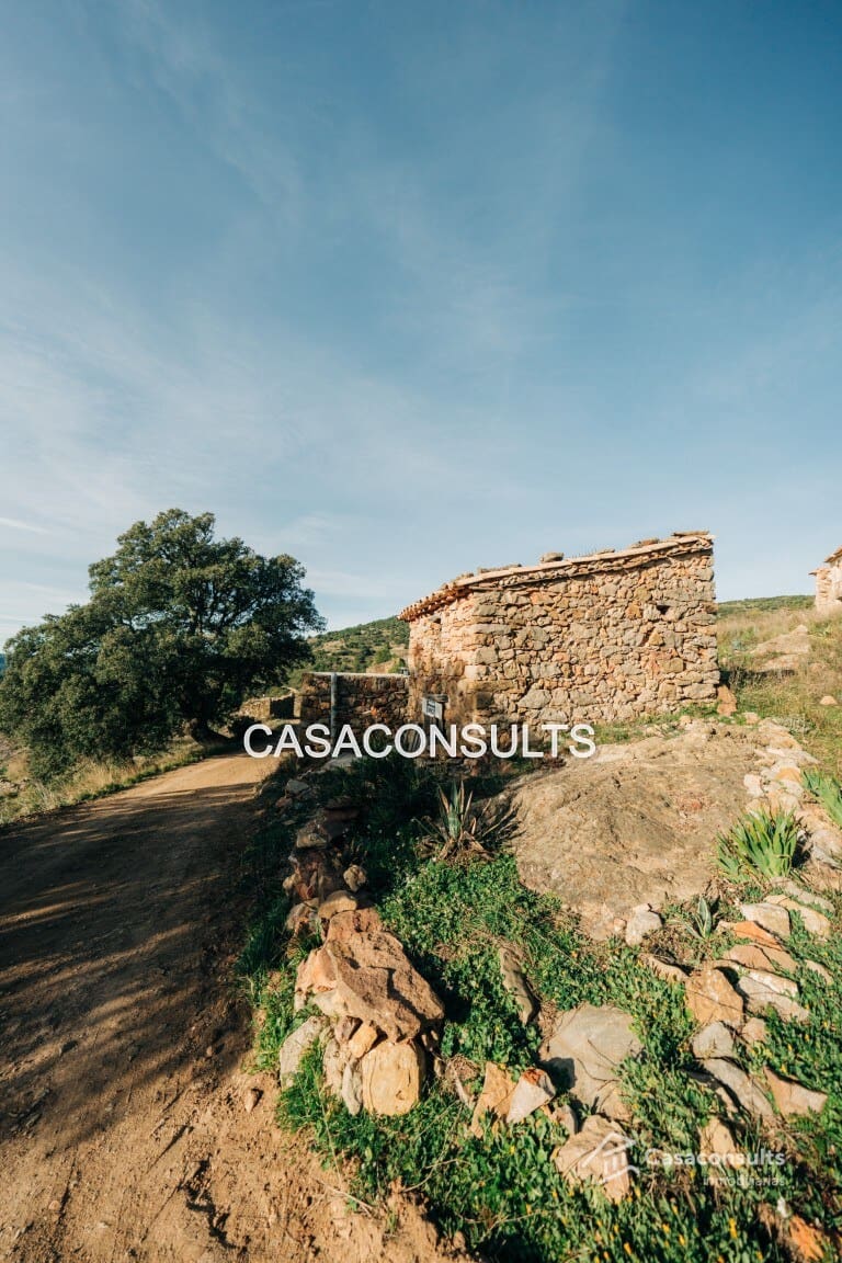 2 bedroom Townhouse for sale in Llucena  - € 110,000 (Ref: 8240285)