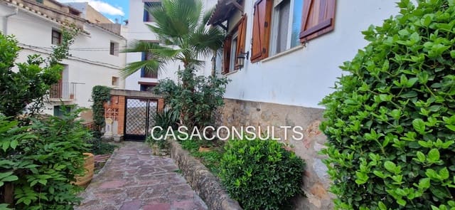 6 bedroom Townhouse for sale in L'Alcudia de Veo - € 160,000 (Ref: 8349516)