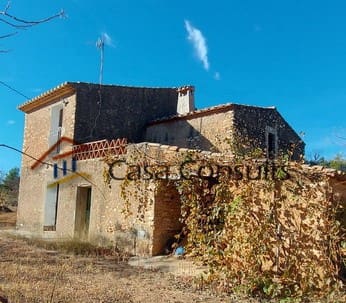 7 soveværelse Villa til salg i Les Useres med garage - € 160.000 (Ref: 8488126)