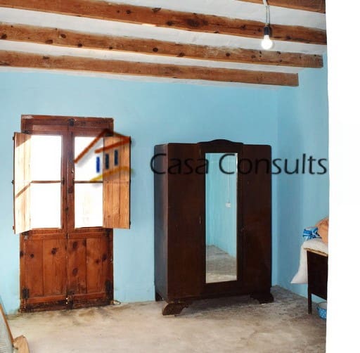 7 soveværelse Villa til salg i Les Useres med garage - € 160.000 (Ref: 8488126)