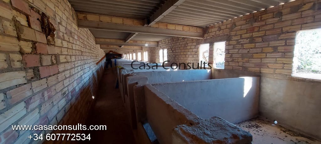 7 soveværelse Villa til salg i Les Useres med garage - € 160.000 (Ref: 8488126)