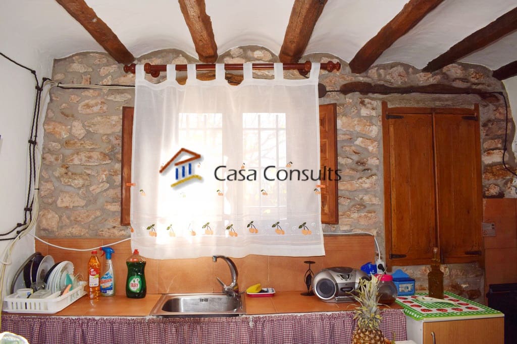 7 soveværelse Villa til salg i Les Useres med garage - € 160.000 (Ref: 8488126)