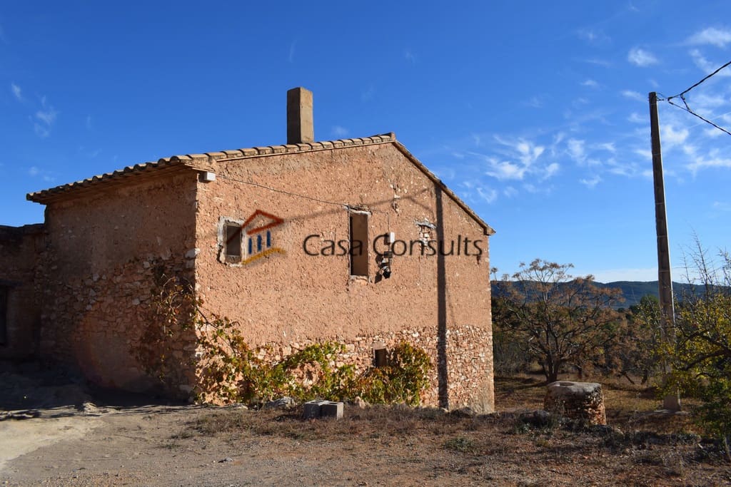 7 soveværelse Villa til salg i Les Useres med garage - € 160.000 (Ref: 8488126)