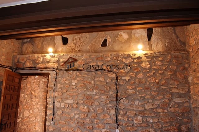 7 soveværelse Villa til salg i Les Useres med garage - € 160.000 (Ref: 8488126)