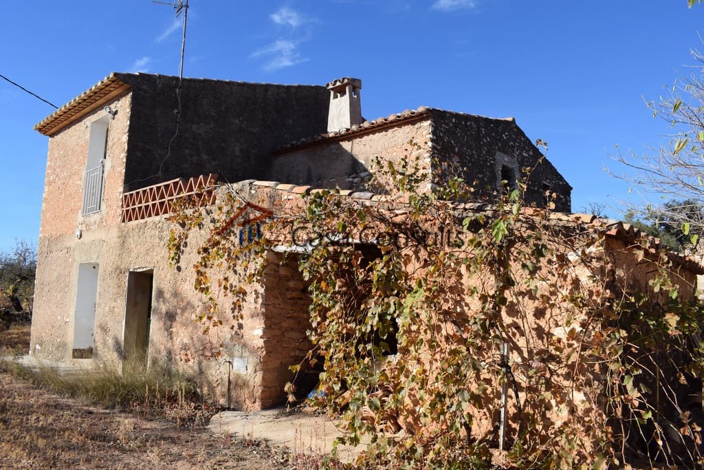 7 soveværelse Villa til salg i Les Useres med garage - € 160.000 (Ref: 8488126)