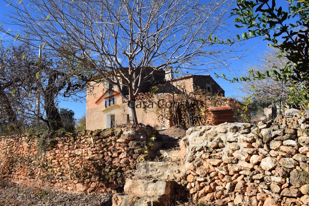 7 soveværelse Villa til salg i Les Useres med garage - € 160.000 (Ref: 8488126)