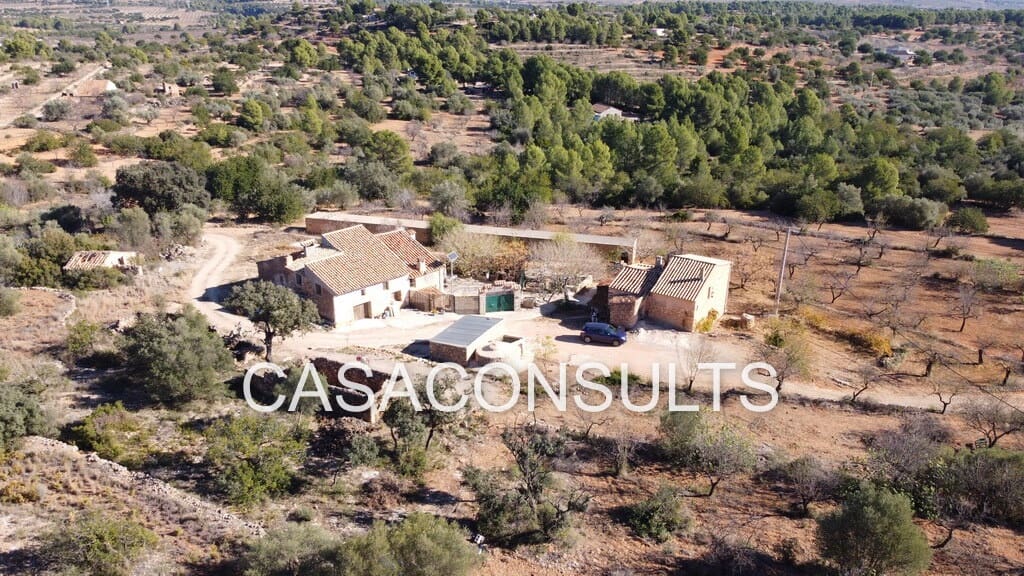 7 soveværelse Villa til salg i Les Useres med garage - € 160.000 (Ref: 8488126)