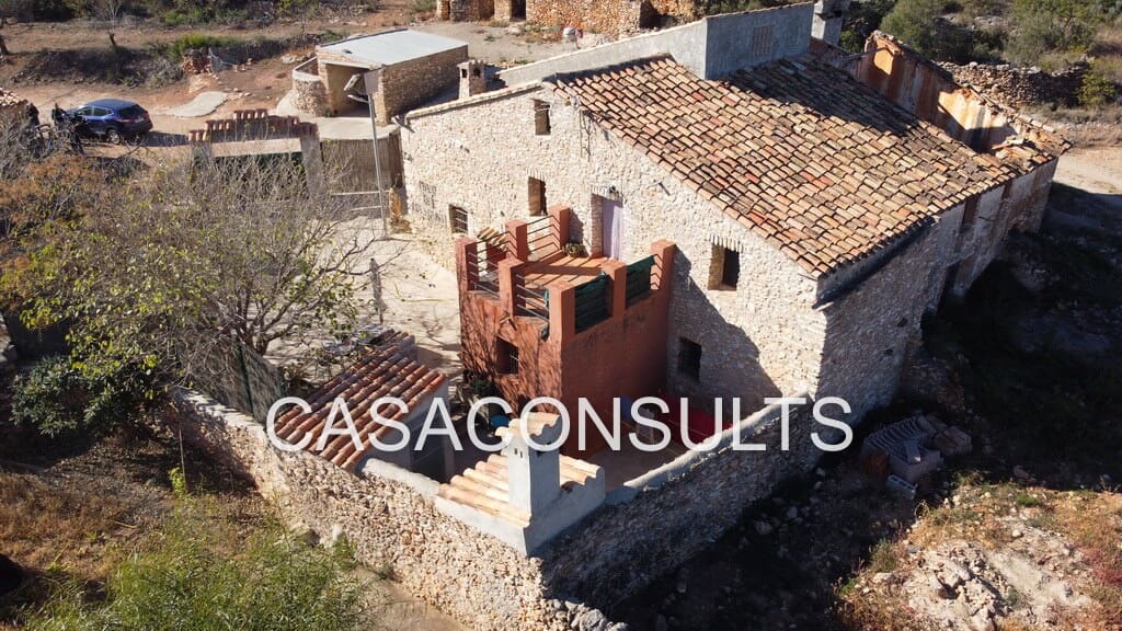 7 soveværelse Villa til salg i Les Useres med garage - € 160.000 (Ref: 8488126)