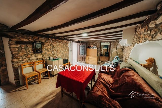 7 bedroom Villa for sale in Les Useres with garage - € 160,000 (Ref: 8488126)
