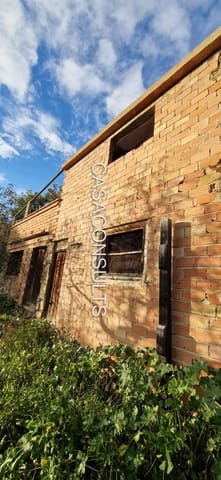 Finca/Country House for sale in Les Useres - € 80,000 (Ref: 8738353)