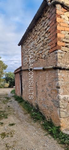 Finca/Country House for sale in Les Useres - € 80,000 (Ref: 8738353)